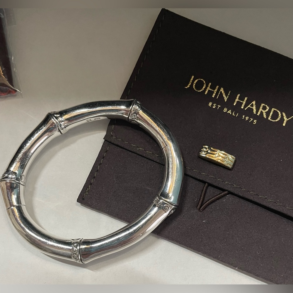 John Hardy Sterling Silver Clasp Bamboo Bangle Size Medium **Open to Offers**